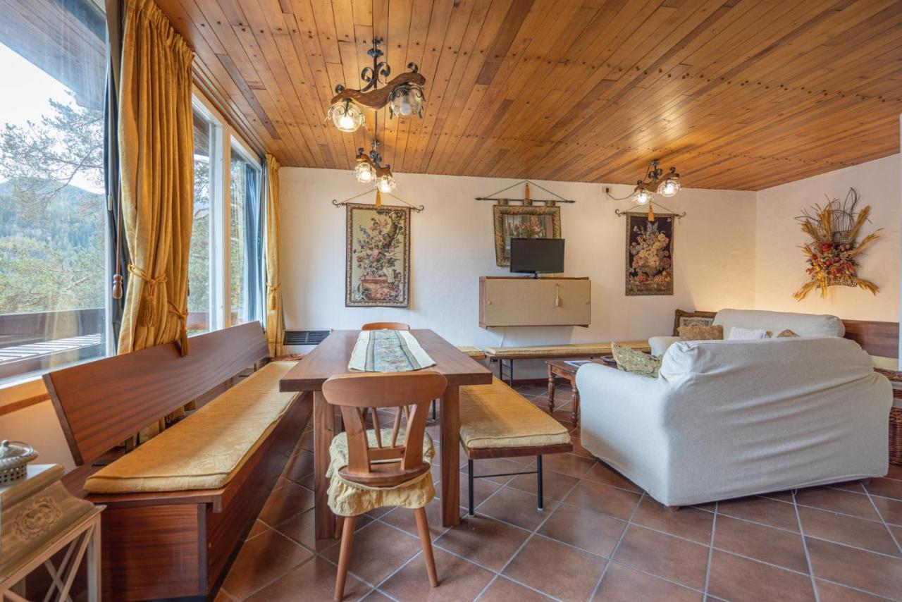 chalet villa cortina salotto